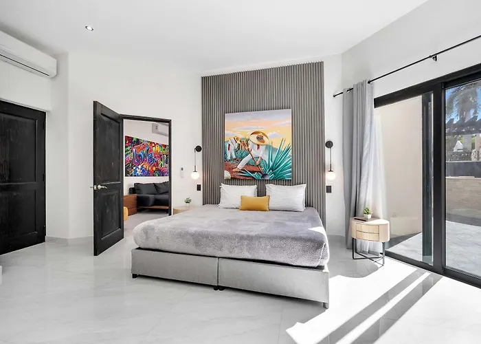 Marbella Lane Premium Ocean View & Pool *