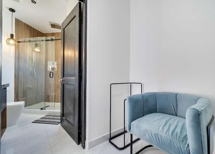 Marbella Lane Premium Ocean View & Pool *